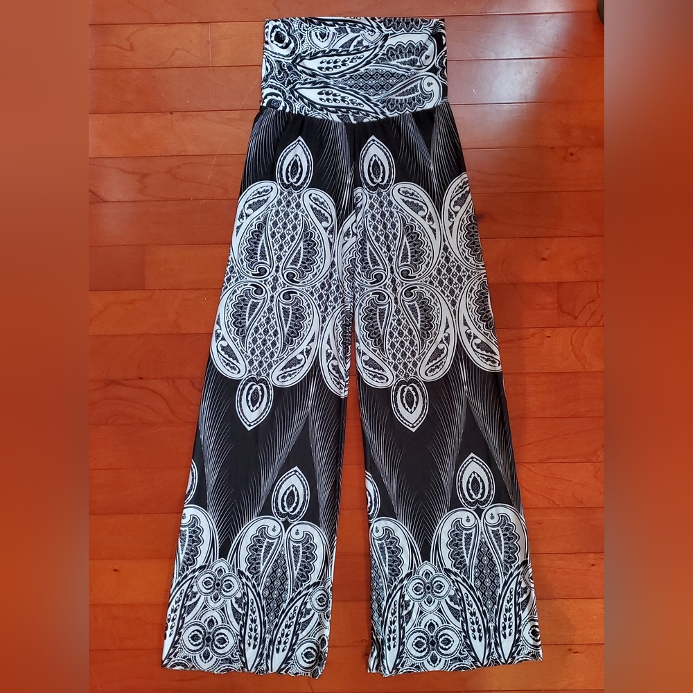 Elegant Black and White Paisley Wide Leg Pants Size S